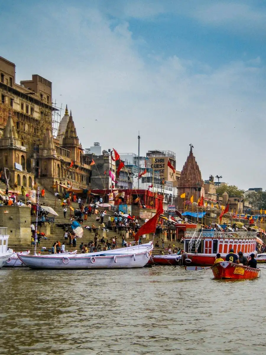 Photo by Srivatsan Balaji boats parked near buildings
