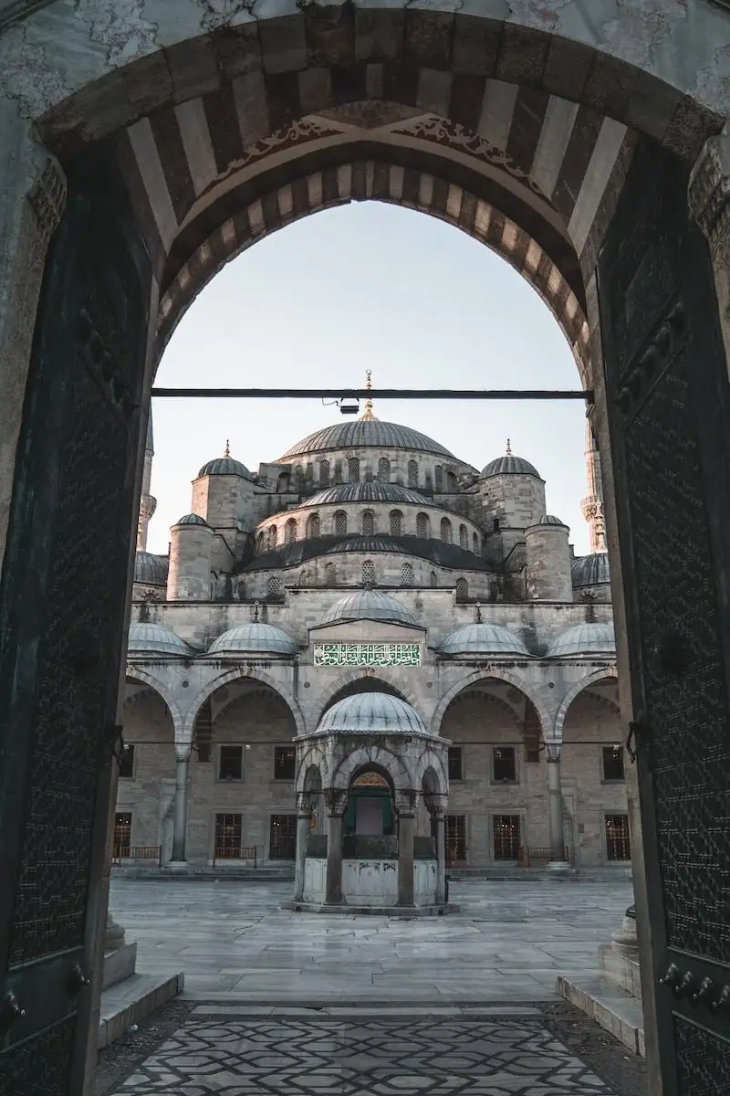 Photo by Alex Azabache beige mosque